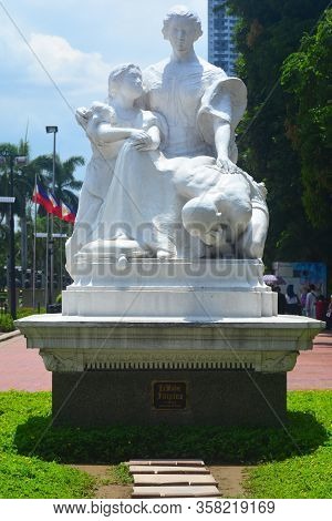 Manila, Ph - July 6: La Madre Filipina Statue At Rizal Park On July 6, 2016 In Manila, Philippines.