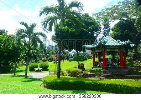Manila, Ph - July 6: Pavilion Design At Chinese Garden Inside Rizal Park On July 6, 2016 In Manila, 