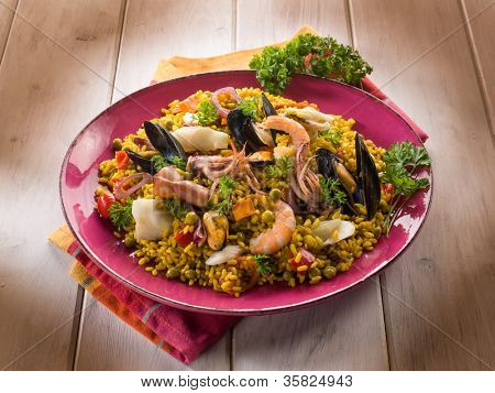 traditional fish paella