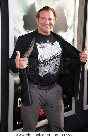 HOLLYWOOD, CA - 23 Mayıs: Dimitri Diatchenko özel Fan eleme, Çernobil Günlükler geldi