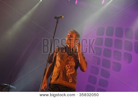 OLHAO โปรตุเกส - 9 สิงหาคม: GNR ทำ onstage ที่เทศกาลอาหารทะเลเมื่อ 9 สิงหาคม 2012 ใน Olhao