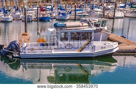 Bellingham, Washington - July 7, 2019: The Port Of Bellingham Operates Two Large Marinas, With Slips