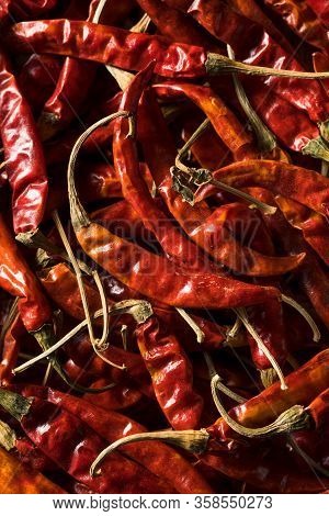 Raw Red Organic Chile De Arbol Peppers