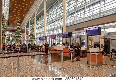 Calgary, Canada - Dec. 21, 2019: Passengers At The International Departure Gate Of Terminal Of Calga