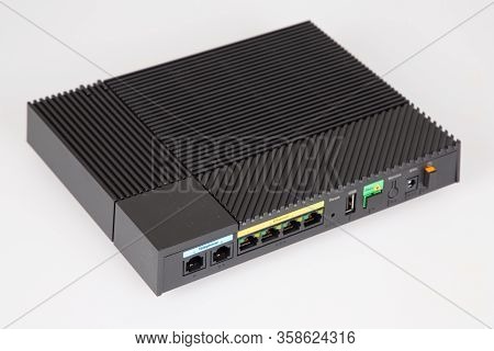 Modern Wireless Router High-speed Box Access Point Internet Harware