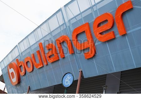 Arcachon , Aquitaine / France - 10 08 2019 : Boulanger Logo Store French Chain Shop Electronics Tech
