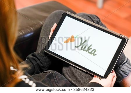 Bordeaux , Aquitaine / France - 12 04 2019 : Yuka Logo Sign Screen Tablet App Mobile Application Sca