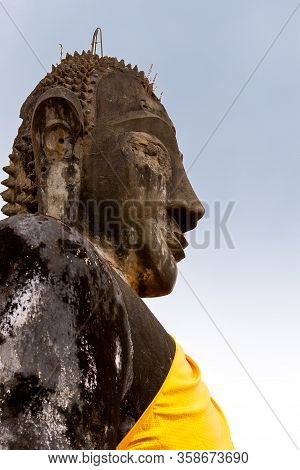 Ancient Big Buddha Ruin Of Wat Pia Wat (16th Century) Remaining From The War In Meuang Khoun Xieng K
