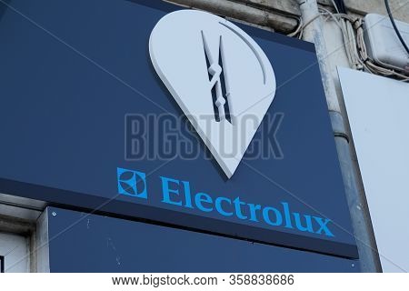 Bordeaux , Aquitaine / France - 02 21 2020 : Electrolux Logo Sign Washing Machine Store Laundry Shop