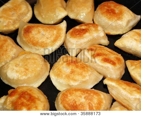 Töltött Perogies