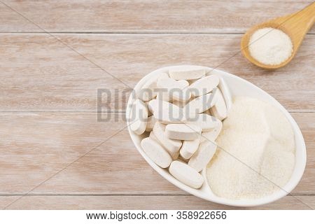 Pills And Collagen Protein Powder - Hydrolyzed