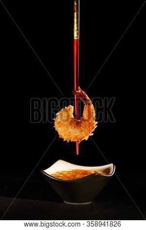 Crispy Fresh Fried Shrimp And Dipping Sauce