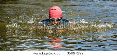 บริสุทธิ์ใน breaststroke