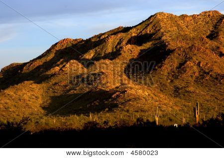 Las estribaciones de Santan al atardecer.