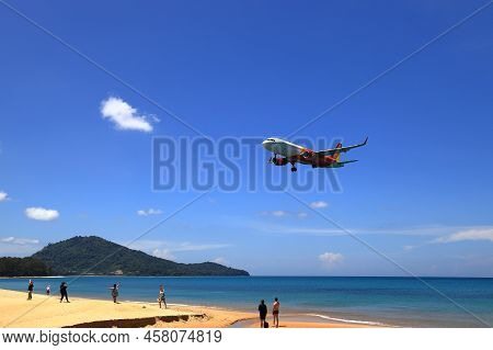 Puket Thailand - May 2022: Airliner Or Passenger Plane Vietjet Air Airbus A320 Landing To Airport Ne