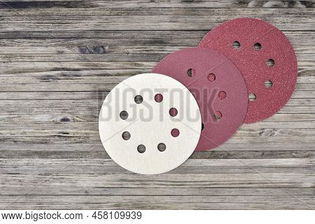 Round Sandpaper Discs For Random Orbital Sander. Adhesive Sanding Disks For Palm Sander Machine On A