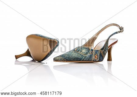Slingback Shoes. Kitten-heel Footwear Isolated On White Background. Concept Of Art, Ad , 60s, 70s Re