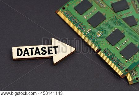 Technology And Computer Concept. On The Black Surface Lies Ram And An Arrow With The Inscription - D