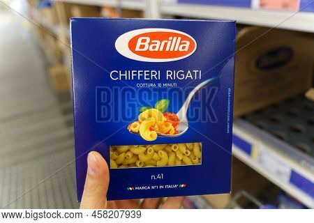 Tyumen, Russia-may 27, 2022: Pasta Barilla Chifferi Rigati On A Supermarket. The Barilla It Is The W