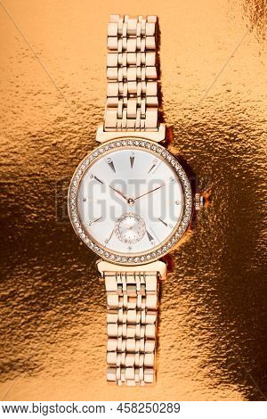 Classic Chronograph Wristwatch. Swiss Golden Wrist Watch. Luxury Fashion Watch Stainless Steel Chrom