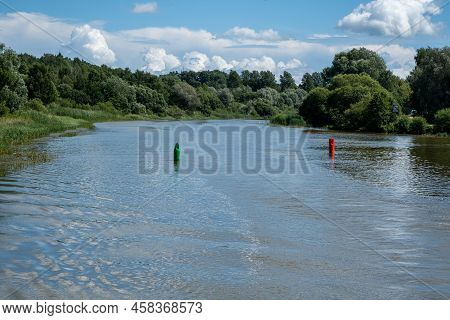 Emajogi, The Largest River In Estonia. Flows Through The Second Largest City, Tartu. Summer Time Bea