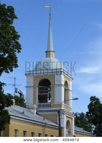 Dzwonnica w Peterhof