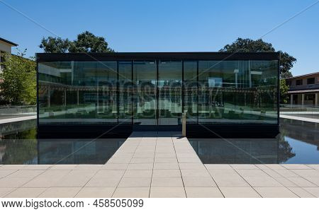Claremont, Ca - June 20 2022:  On The Campus Of The Claremont Colleges