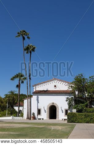 Claremont, Ca - June 20 2022:  On The Campus Of The Claremont Colleges