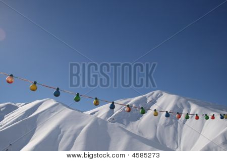 I monti Elburz (Alborz) coperta di neve