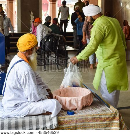 Old Delhi, India, April 15, 2022 - Gurudwara Sis Ganj Sahib Is One Of The Nine Historical Gurdwaras