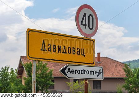 Paracin, Serbia - June 11, 2022: Sing Board Davidovac Directional Arrow Airport Near Paracin Town.