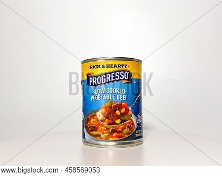 Orlando, Fl Usa - July 14, 2022:  A Can Of Progresso Slow Cooked Vegetable Beef Soup On A White Back