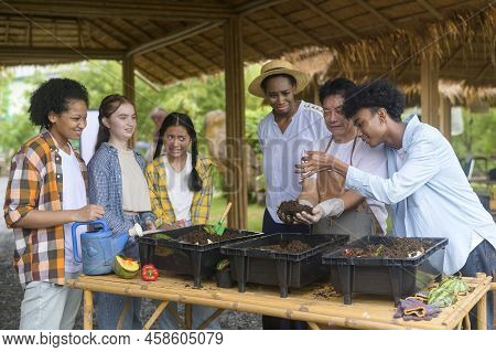Group Of Students And Teacher Learning Agriculture  Technology In Smart Farming , Education Ecology 
