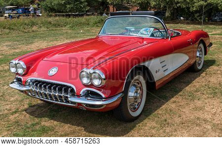 Pittsburgh, Pennsylvania, Usa July 24, 2022 The Pittsburgh Vintage Gran Prix In Schenley Park, A Yea