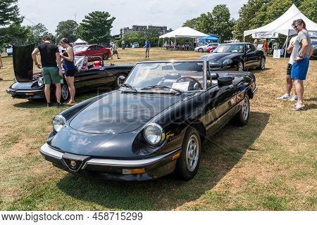 Pittsburgh, Pennsylvania, Usa July 24, 2022 The Pittsburgh Vintage Gran Prix In Schenley Park, A Yea