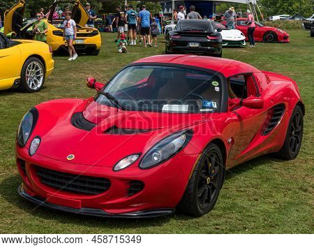 Pittsburgh, Pennsylvania, Usa July 24, 2022 The Pittsburgh Vintage Gran Prix In Schenley Park, A Yea