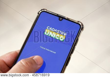Minas Gerais, Brazil - April 24, 2022: Use Of The Cadastro Unico Application - Cadunico - Social Pro