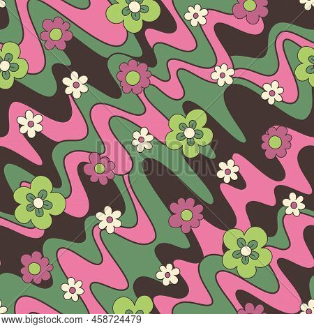 Retro Groovy Wiggly Stripes Vector Seamless Pattern. Psychedelic Lines. Nostalgia Background. Monoch