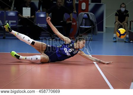 Istanbul, Turkey - February 20, 2022: Dicle Nur Babat In Action During Fenerbahce Opet Vs Ptt Turkis