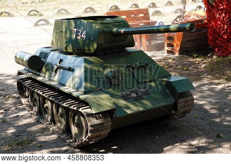 Kiev, Ukraine August 23, 2020: Children Ride Mock-ups Of A German Tiger Tank And A Russian T34 At Th