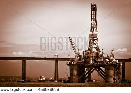 Petroleum Plataform On The Guanabara Bay In The City Of Rio De Janeiro