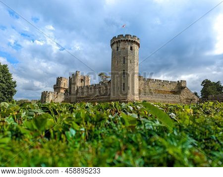 Warwick Castle S A Medieval Castle Original Built By William The Conqueror In 1068. Warwick Is The C