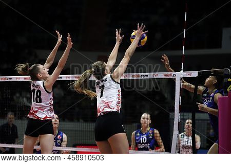 Istanbul, Turkey - February 07, 2022: Janset Cemre Erkul And Kiera Van Ryk In Action During Turk Hav