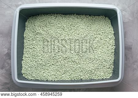 Cat Litterbox With Natural Flushable Biodegradable Tofu Litter With Green Tea Powder Fragrance. Eco-