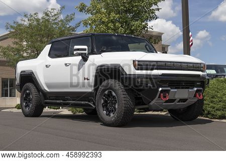 Carmel - Circa July 2022: Gmc Hummer Ev Sport Utility Truck Display. The Gmc Hummer Ev Is Offered In