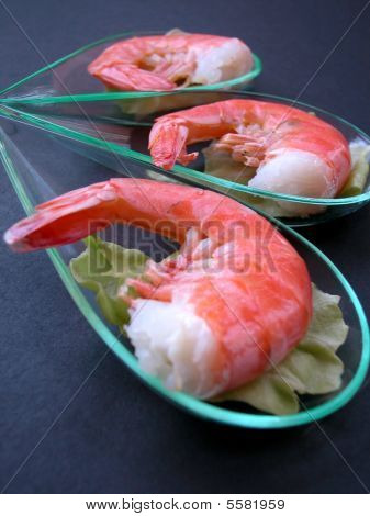 Camarão com salada de aperitivos