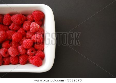 Framboesas em chapa branca