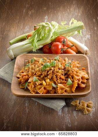 pasta with seitan ragout