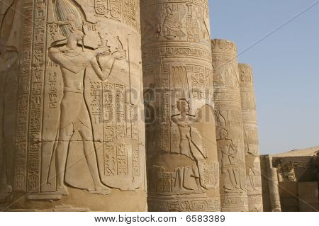 Eygpt hieroglyfy sloupce