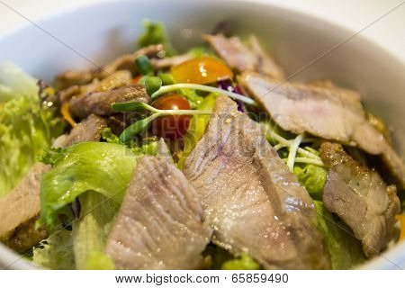 Grilled Sliced Pork With Salad